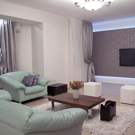 Apartment On Pedahohichna 17
